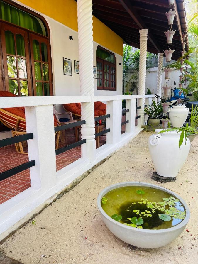 Bougain Villa Guesthouse 미리사 외부 사진